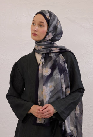 Rami Hijab Soft Daisy Lacivert